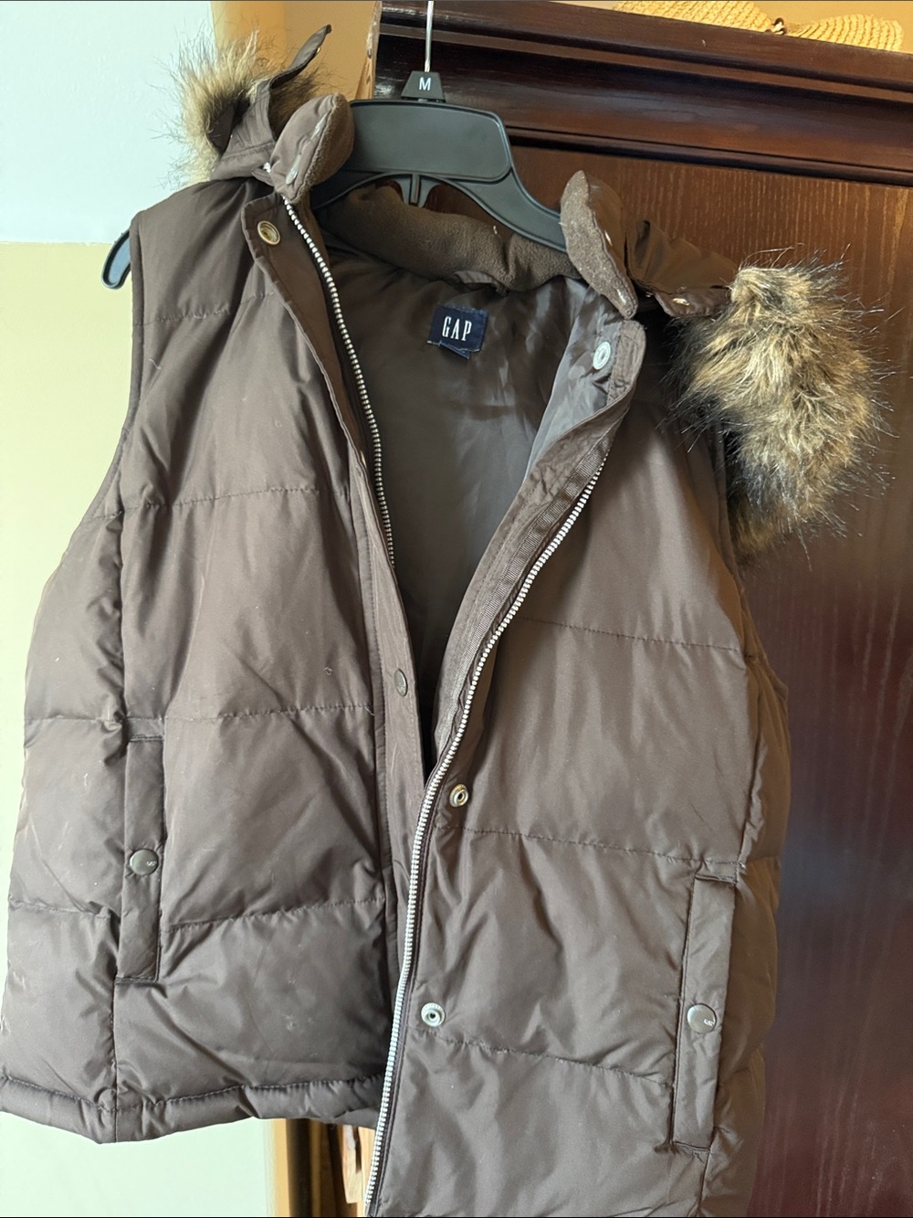 GAP women’s  Brown Quilted Puffer Vest with Faux Fur-Trim Hood